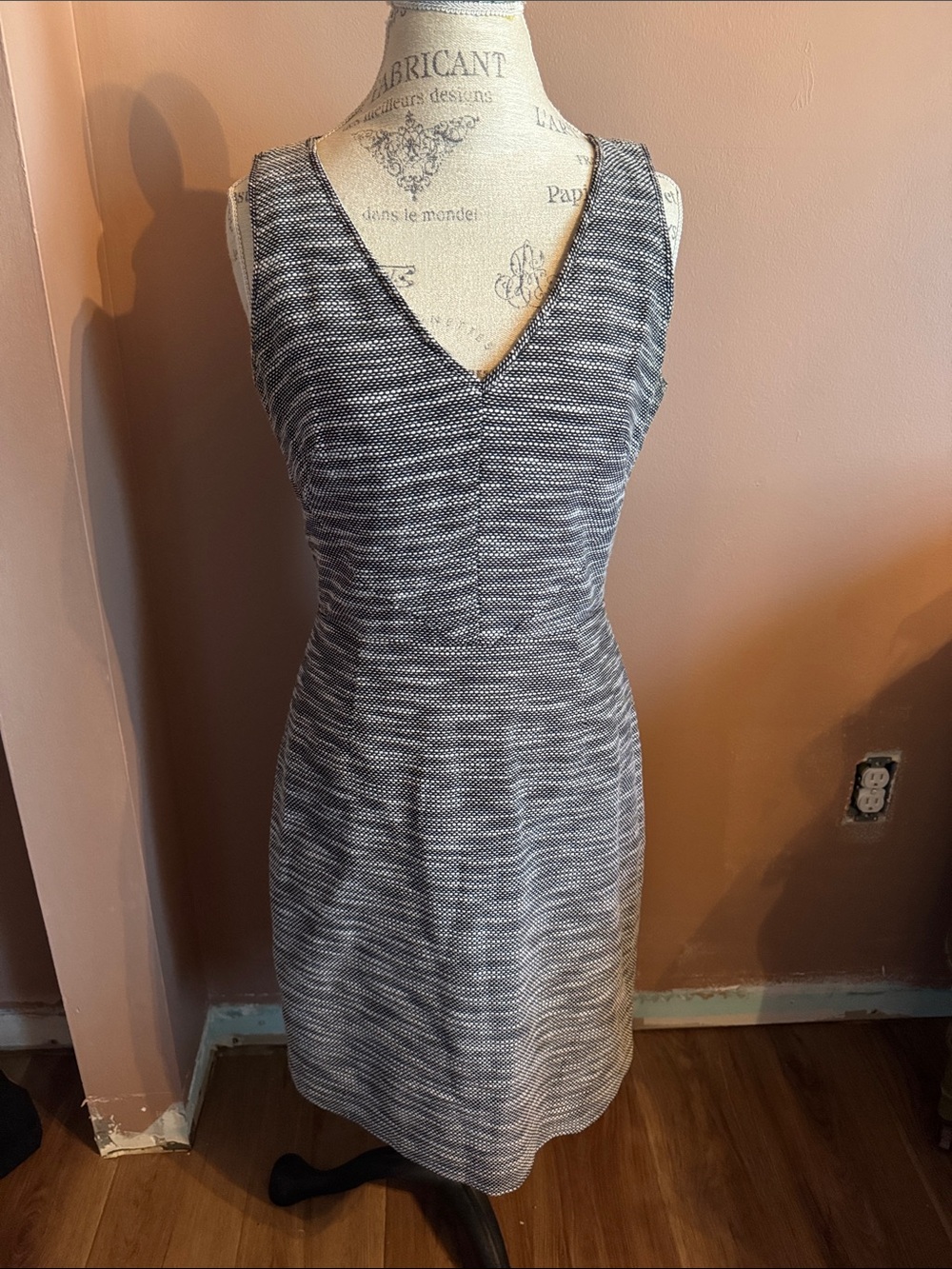 Sleeveless V-Neck Gray Textured Sheath Dress
